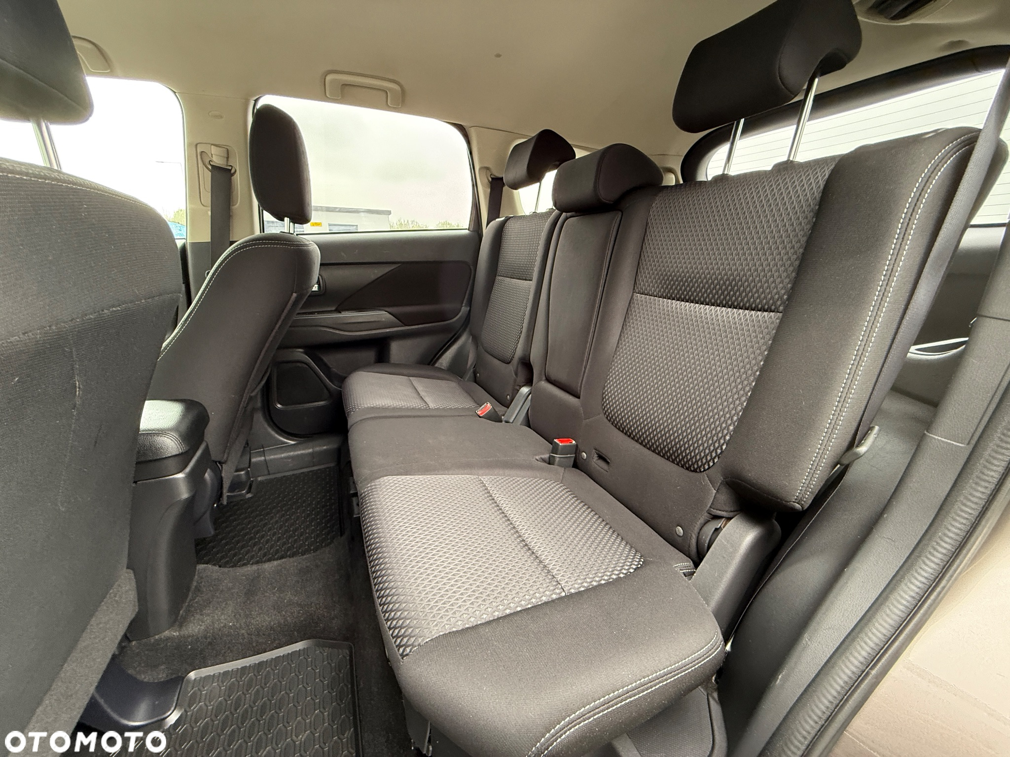 Mitsubishi Outlander - 19