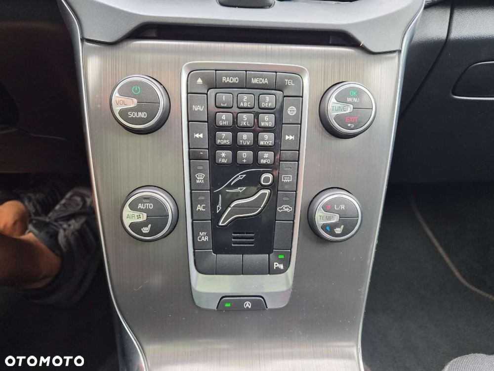 Volvo V40 T2 Momentum - 14