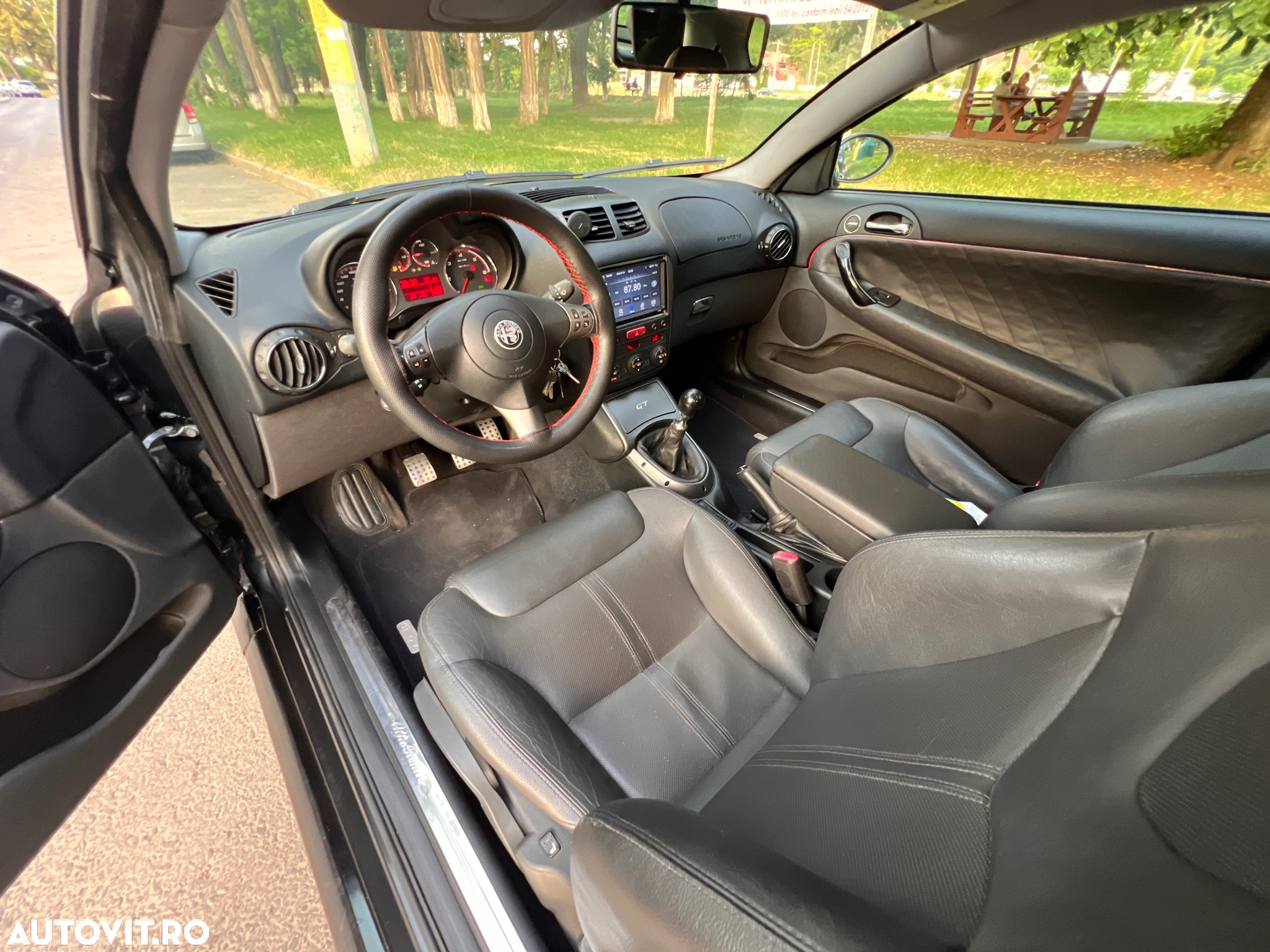 Alfa Romeo GT 1.9 Multijet Distinctive - 17