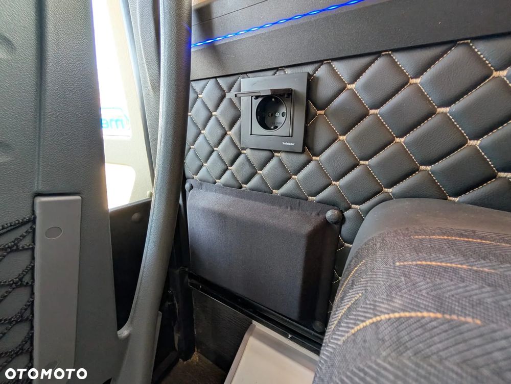 Mercedes-Benz Sprinter 519 - 34