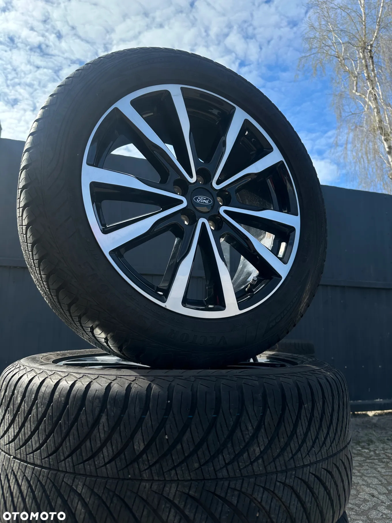 Koła Całoroczne wielosezonowe do Ford Kuga 5x108 18 235 50 Goodyear - 6