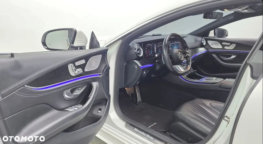 Mercedes-Benz CLS 300 d 4-Matic AMG - 3