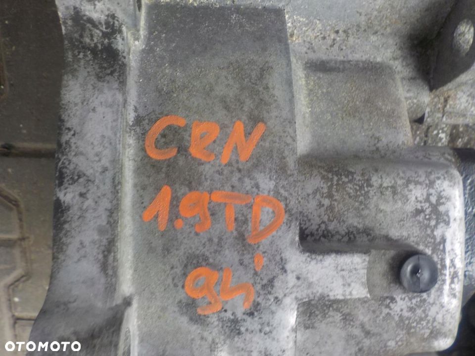 VW T4 90-95 1.9 TD 2.4D SKRZYNIA BIEGÓW CRN - 4