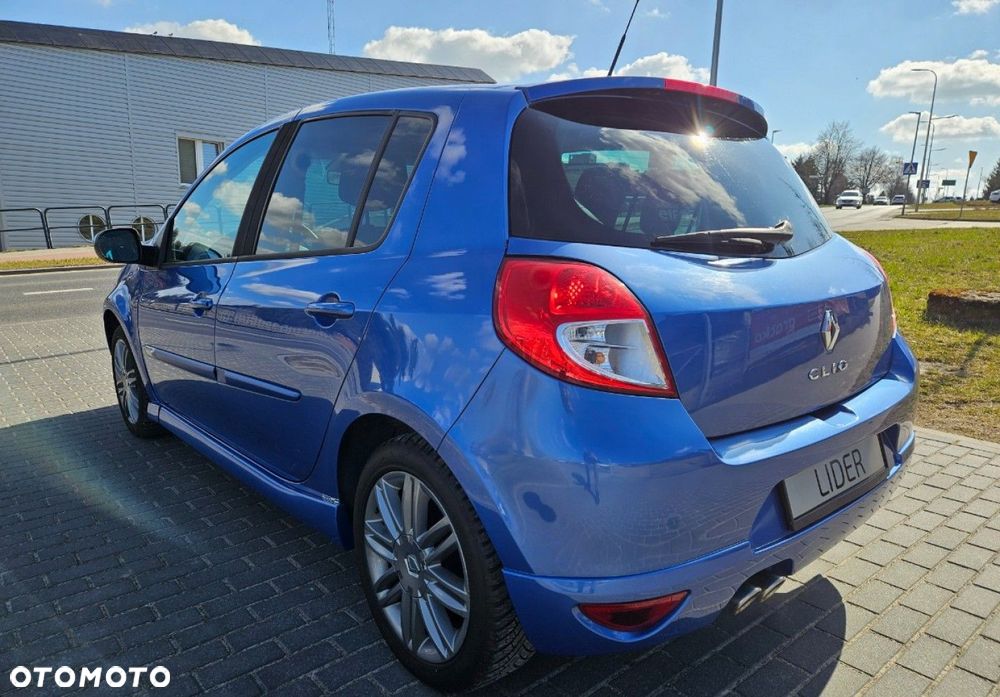 Renault Clio - 18