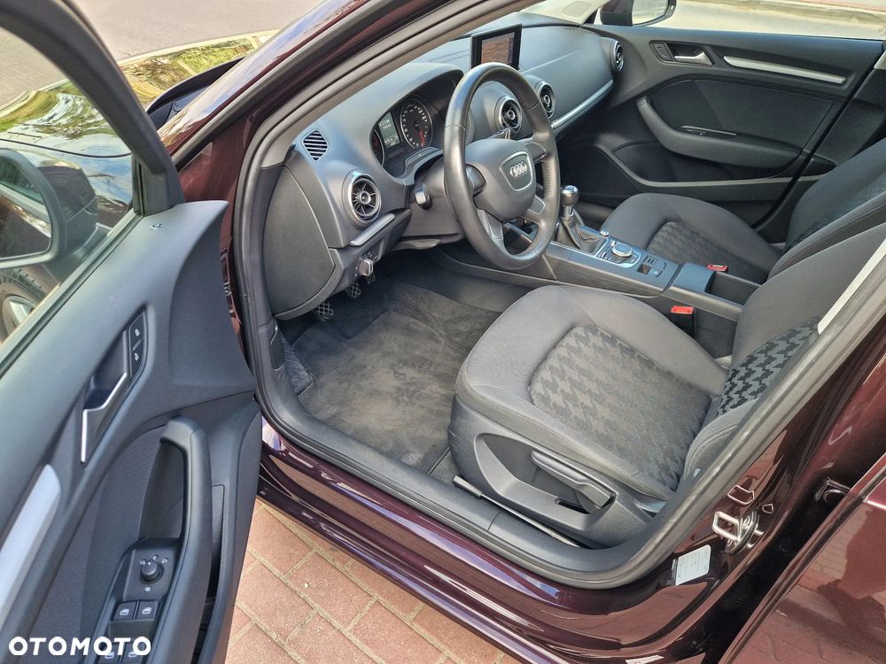 Audi A3 Sportback - 17