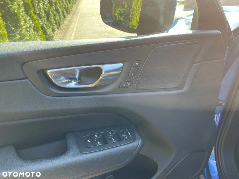 Volvo XC 60 - 8