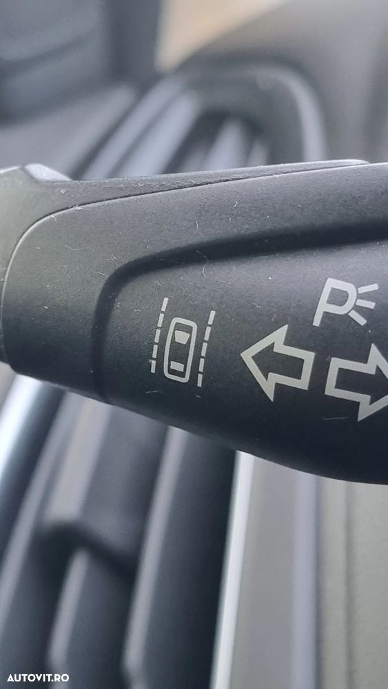 Ford Focus 1.5 TDCi Powershift Titanium - 8