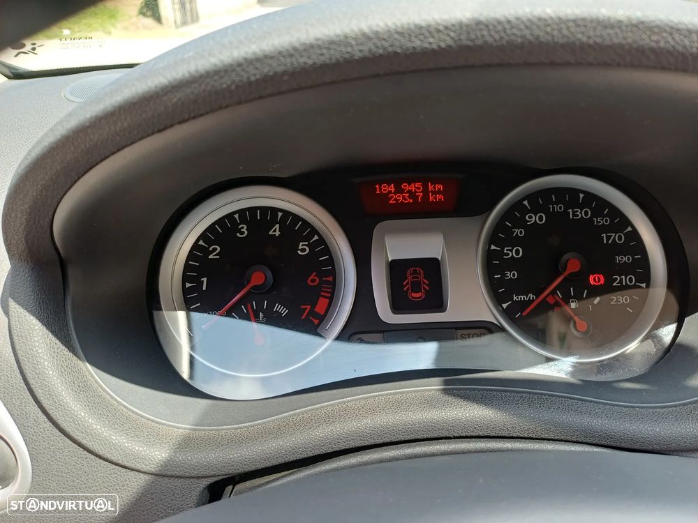 Renault Clio 1.2 16V Dynamique S - 12