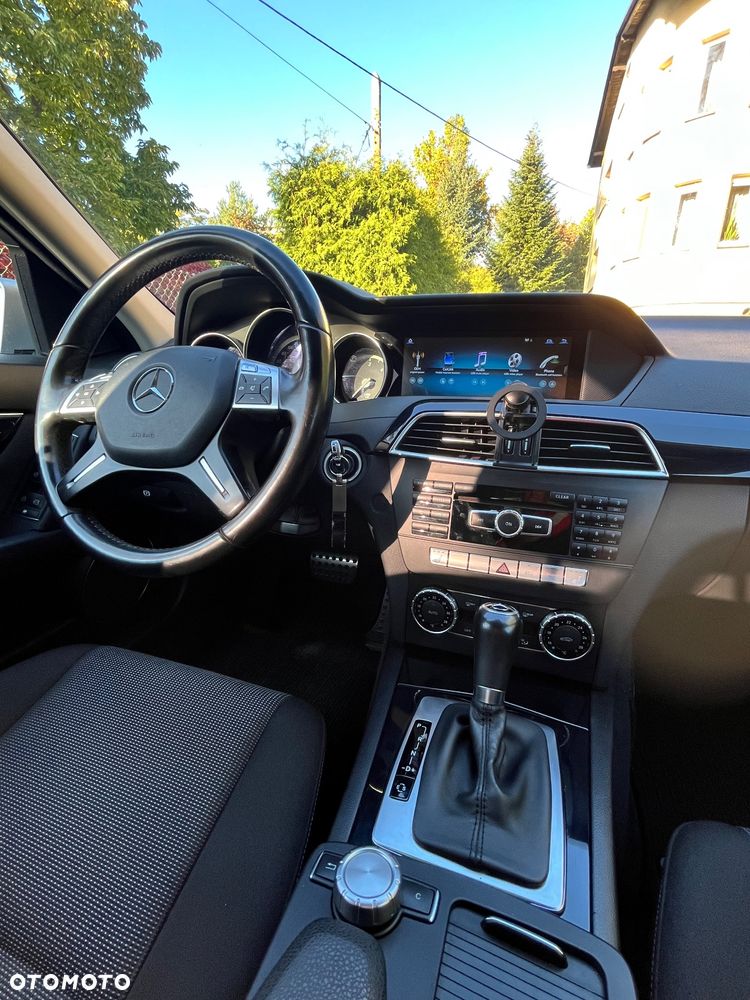 Mercedes-Benz Klasa C 220 CDI 4Matic 7G-TRONIC - 14