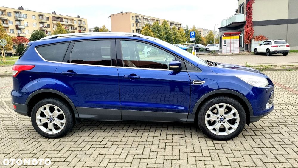 Ford Kuga 2.0 TDCi 2x4 Titanium - 4