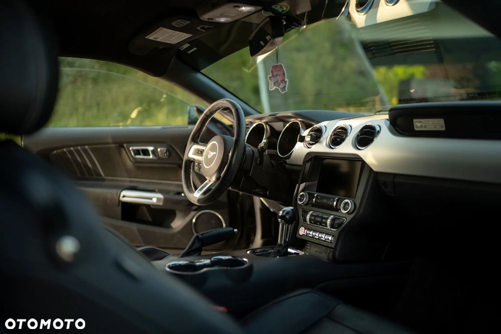 Ford Mustang 5.0 V8 GT - 20