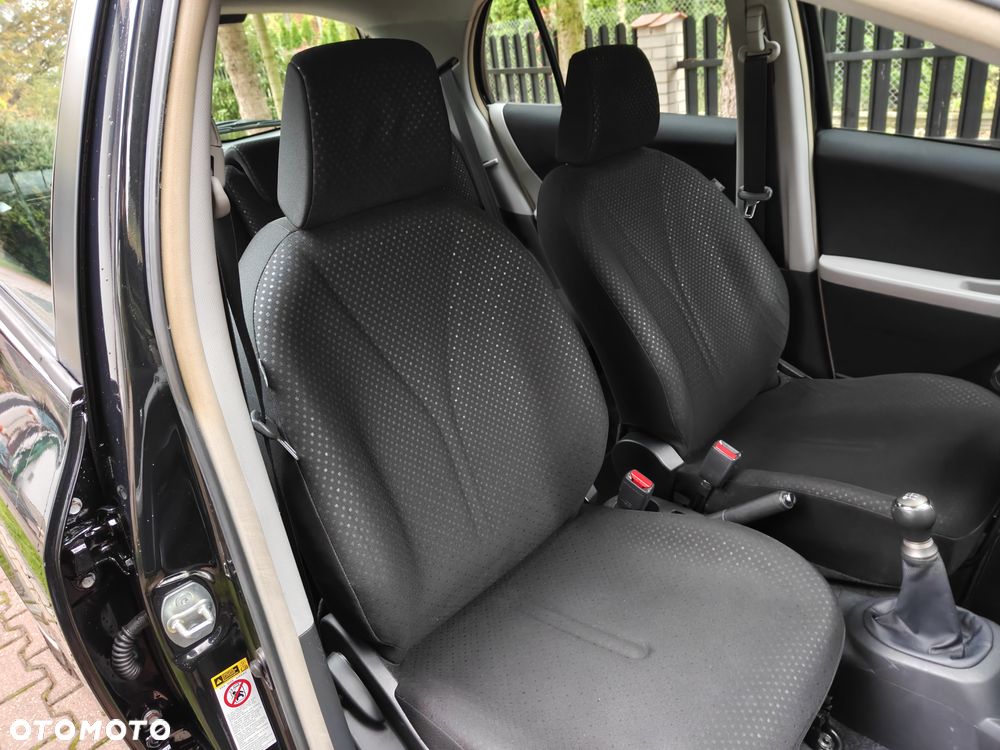 Toyota Yaris - 12