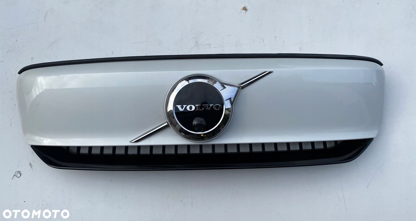 ATRAPA VOLVO XC40 C40 Recharged grill atrapa - 1