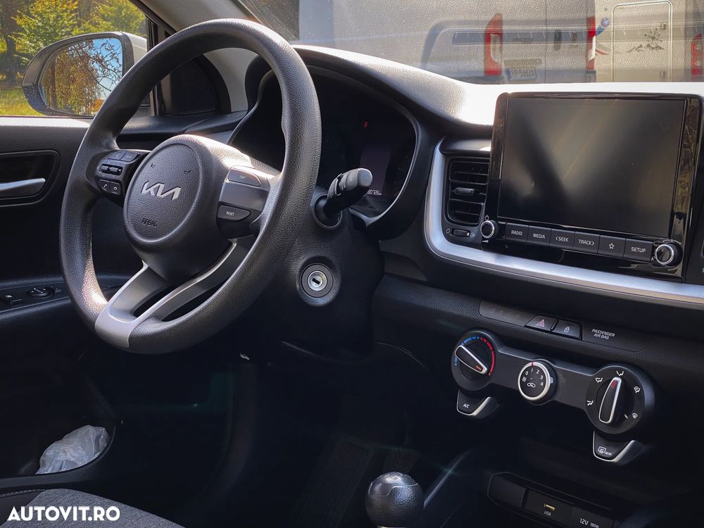Kia Stonic 1.2 MPI 5MT Urban - 30