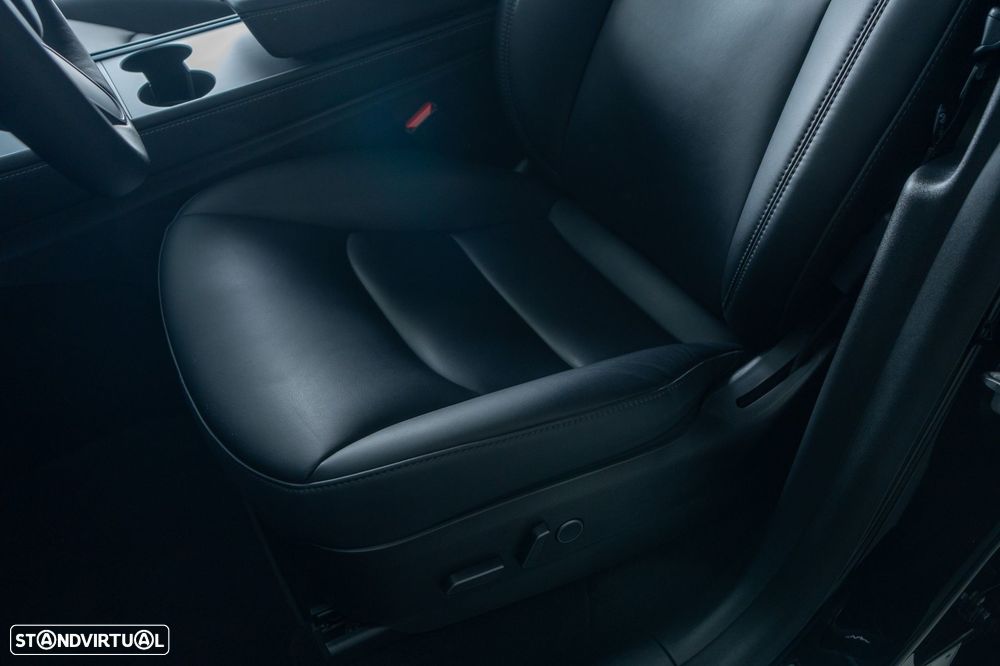 Tesla Model Y Long Range Dual Motor AWD - 15