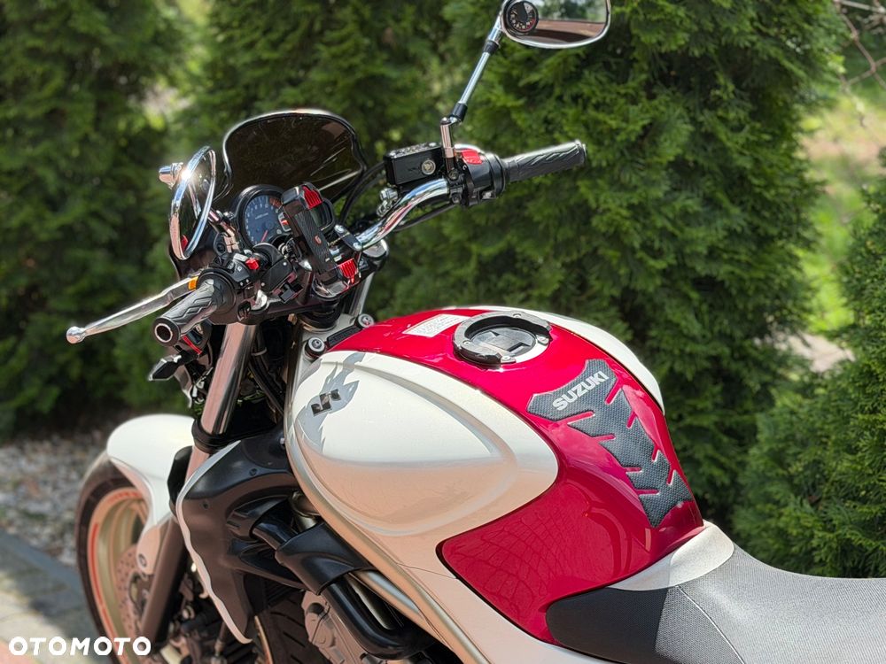 Suzuki Gladius - 15
