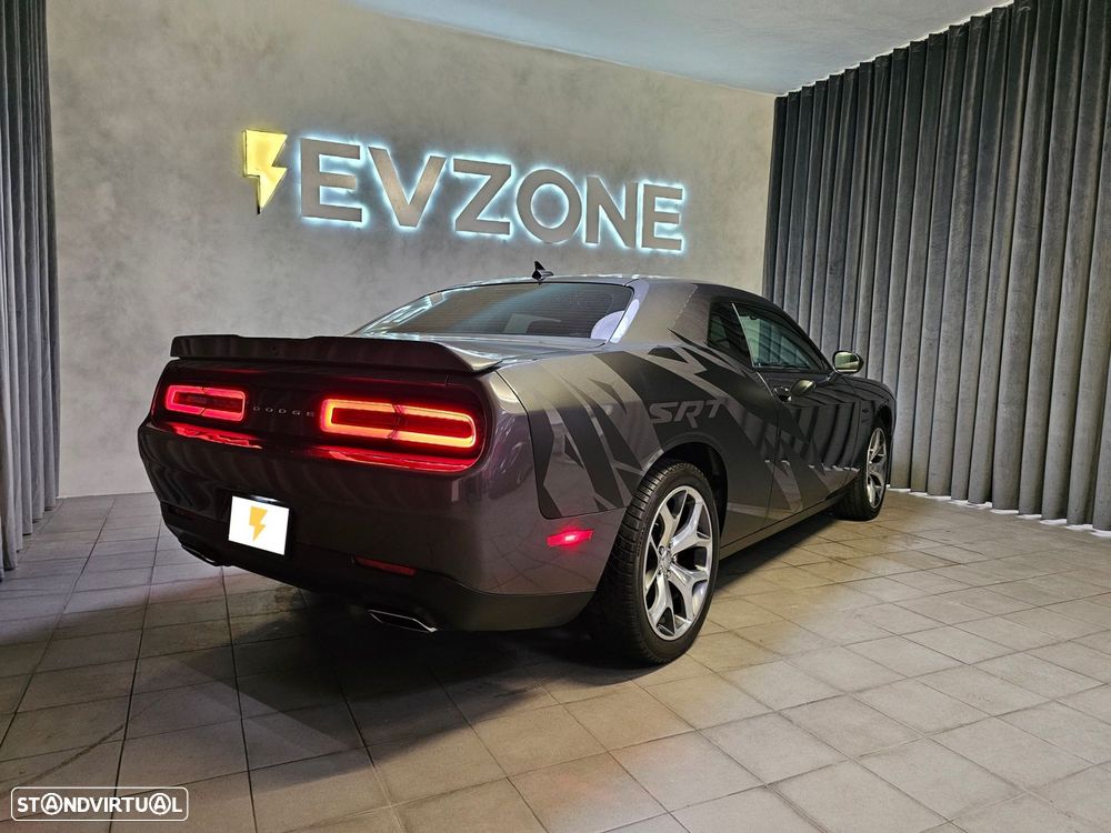 Dodge Challenger Auto SXT Plus - 9