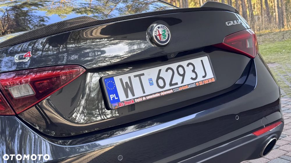 Alfa Romeo Giulia 2.0 Turbo 16V AT8-Q4 Ti - 15