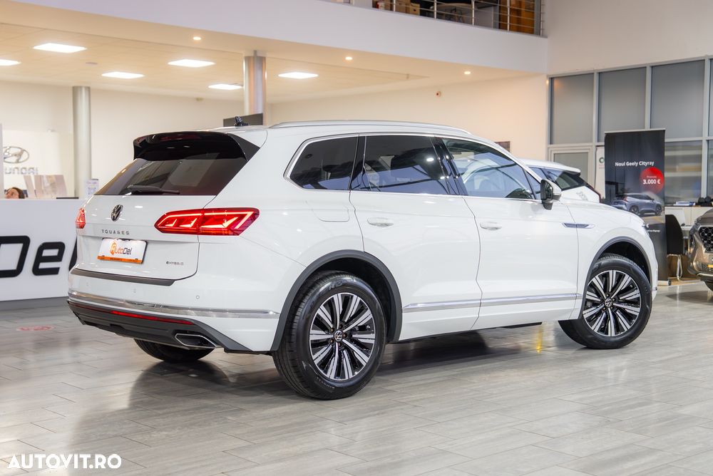 Volkswagen Touareg 3.0 V6 e-Hybrid 4Motion Aut. Elegance - 12