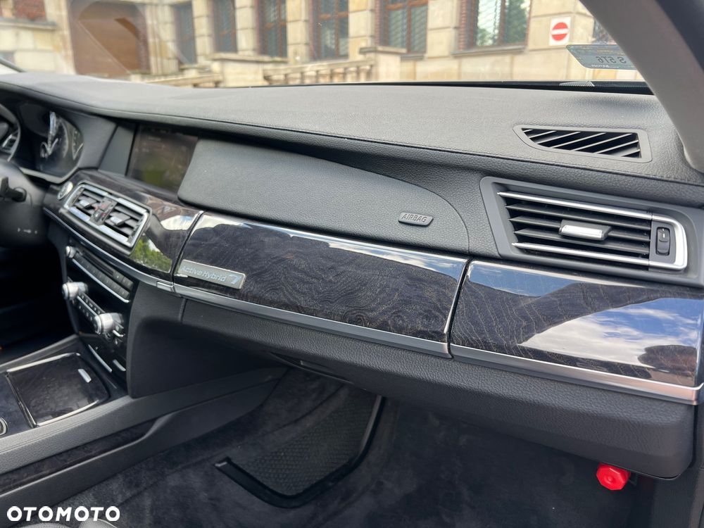 BMW Seria 7 - 40