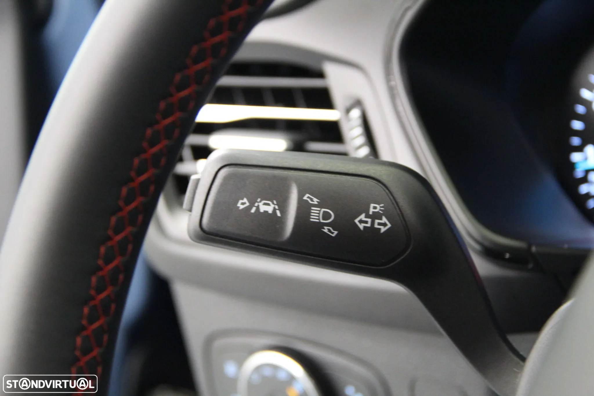 Ford Focus 1.0 EcoBoost MHEV Active X - 13