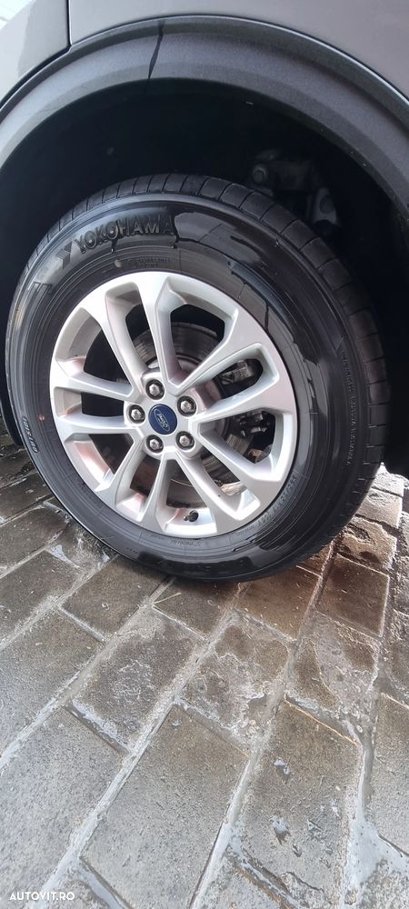 FORD Kuga 2020 — imagine 12