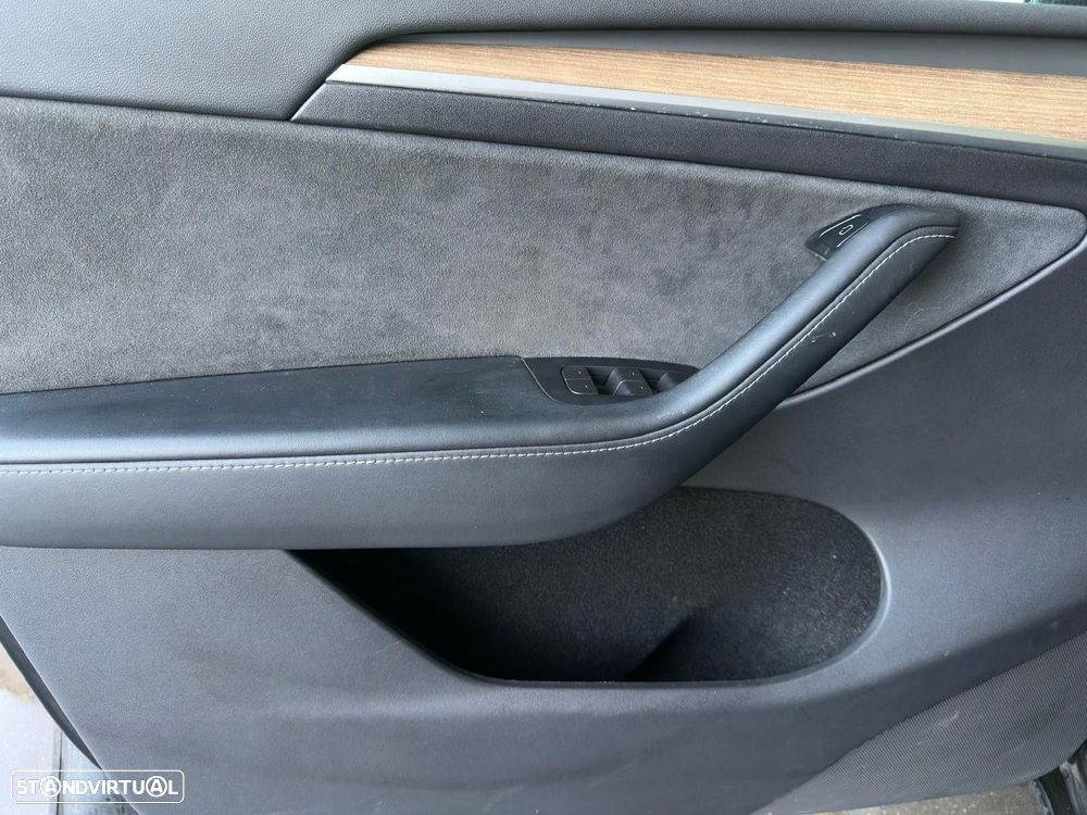 Tesla Model Y Tração Traseira - 8