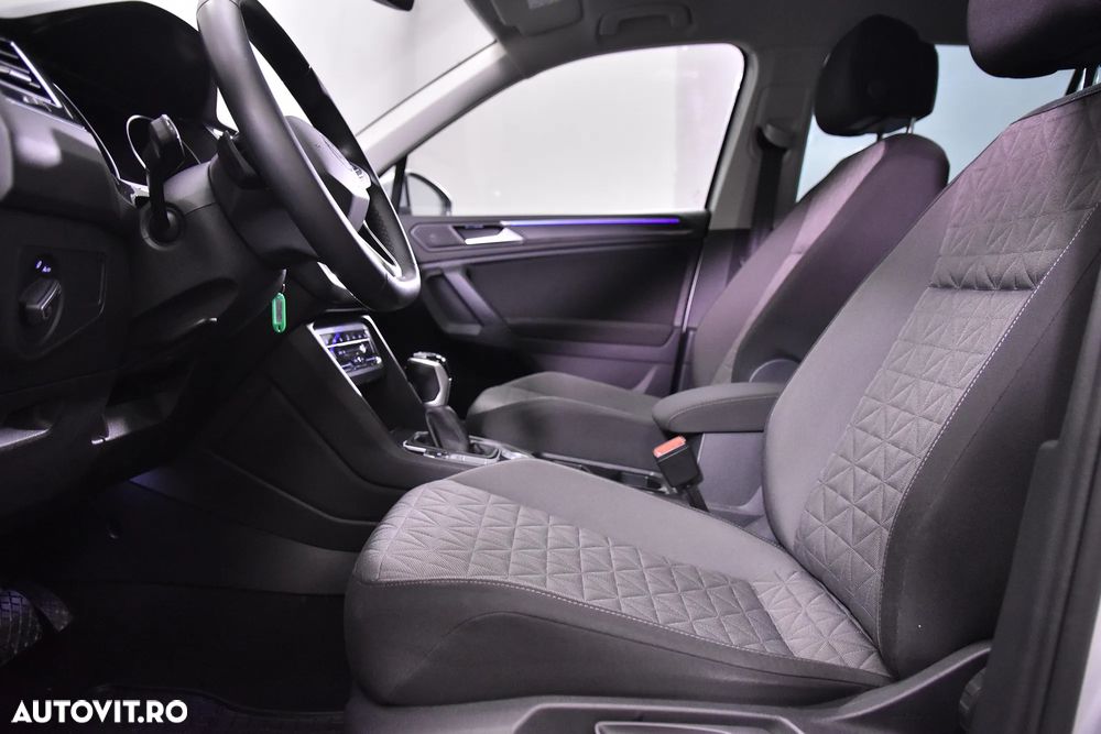 Volkswagen Tiguan - 24