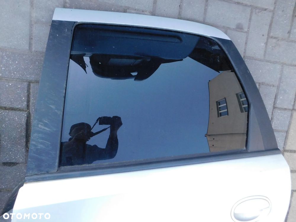 drzwi lewe tył OPEL MERIVA A Z147 Z151 - 2