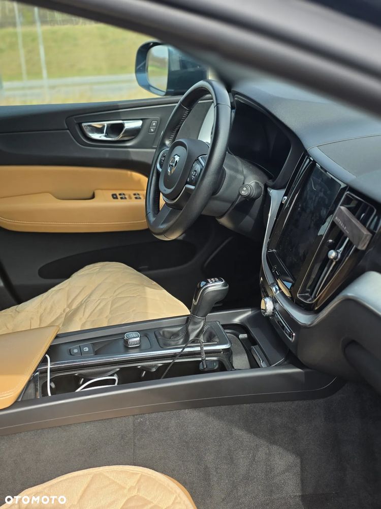 Volvo XC 60 D3 Momentum Pro - 18