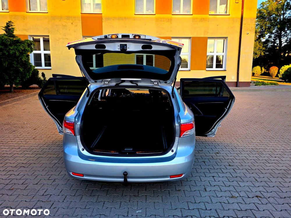 Toyota Avensis - 27