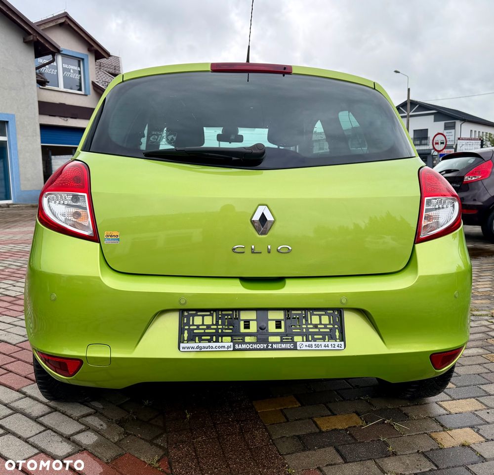 Renault Clio 1.6 16V Night&Day - 9