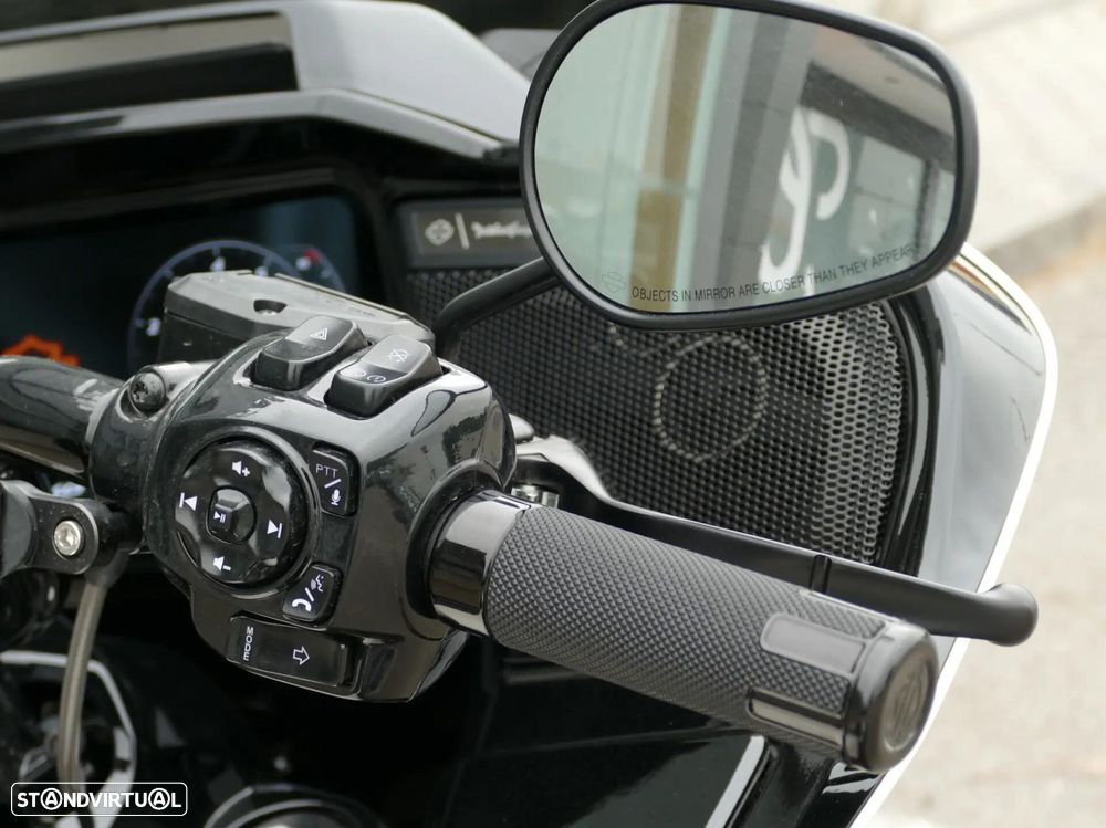 Harley-Davidson FL - 23