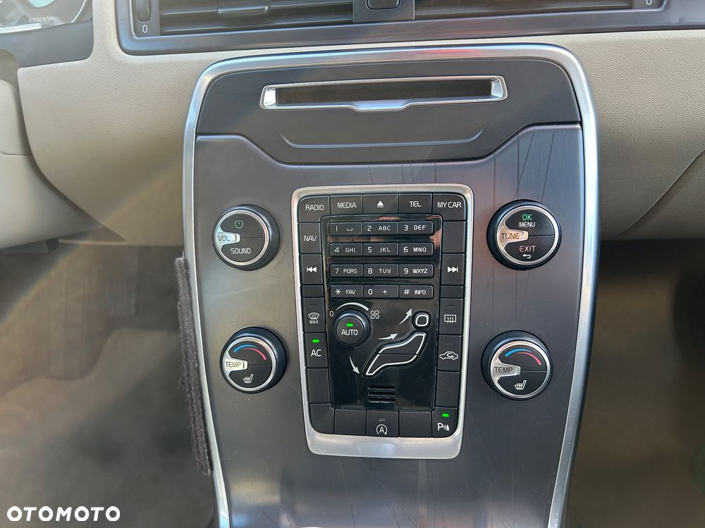 Volvo V70 D3 Ocean Race - 24