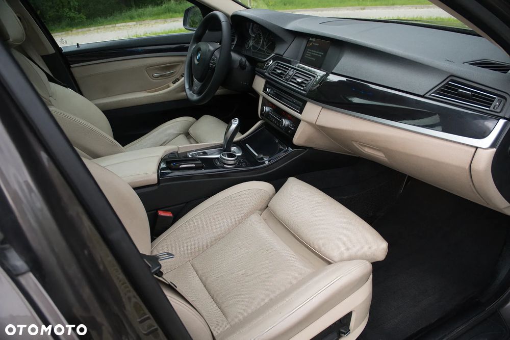BMW Seria 5 520d Luxury Line - 9