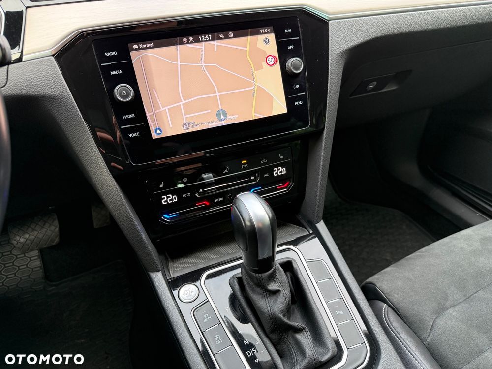 Volkswagen Passat 2.0 TDI 4Mot Elegance DSG - 22