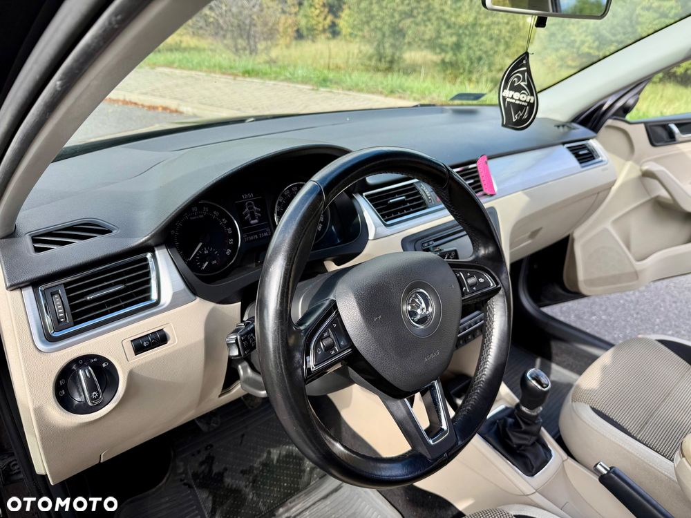 Skoda RAPID 1.6 TDI DPF Elegance - 16