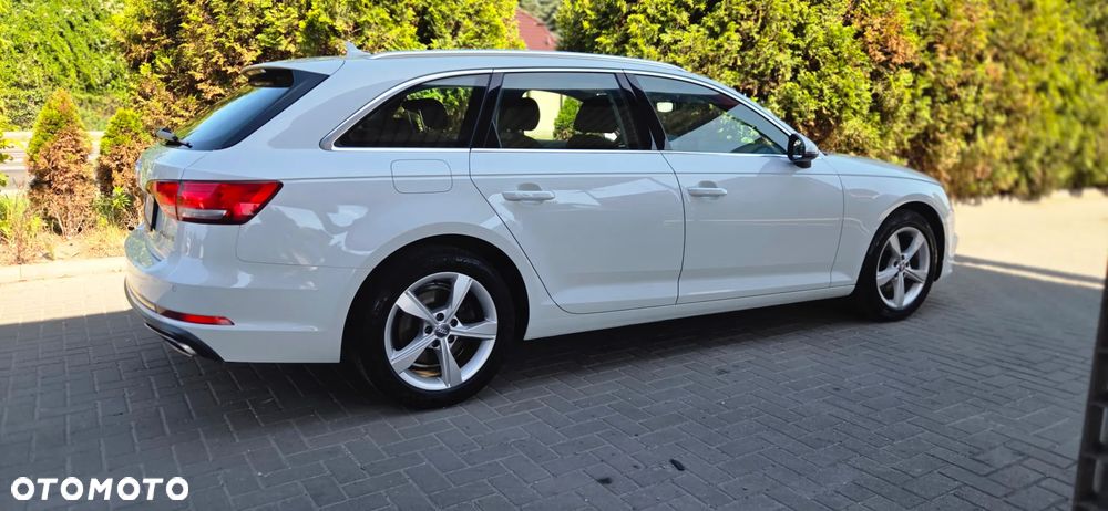 Audi A4 Avant 40 TFSI S tronic - 17