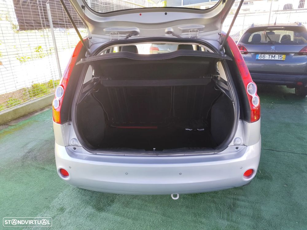 Ford Fiesta 1.25 Trend - 37
