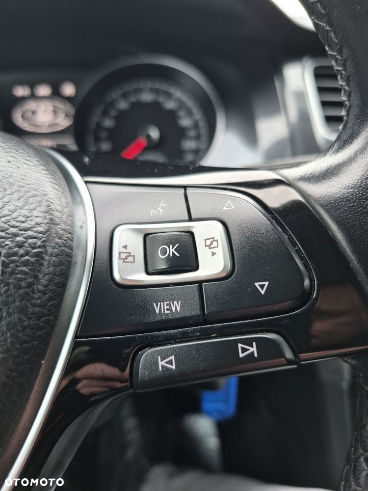 Volkswagen Golf - 28