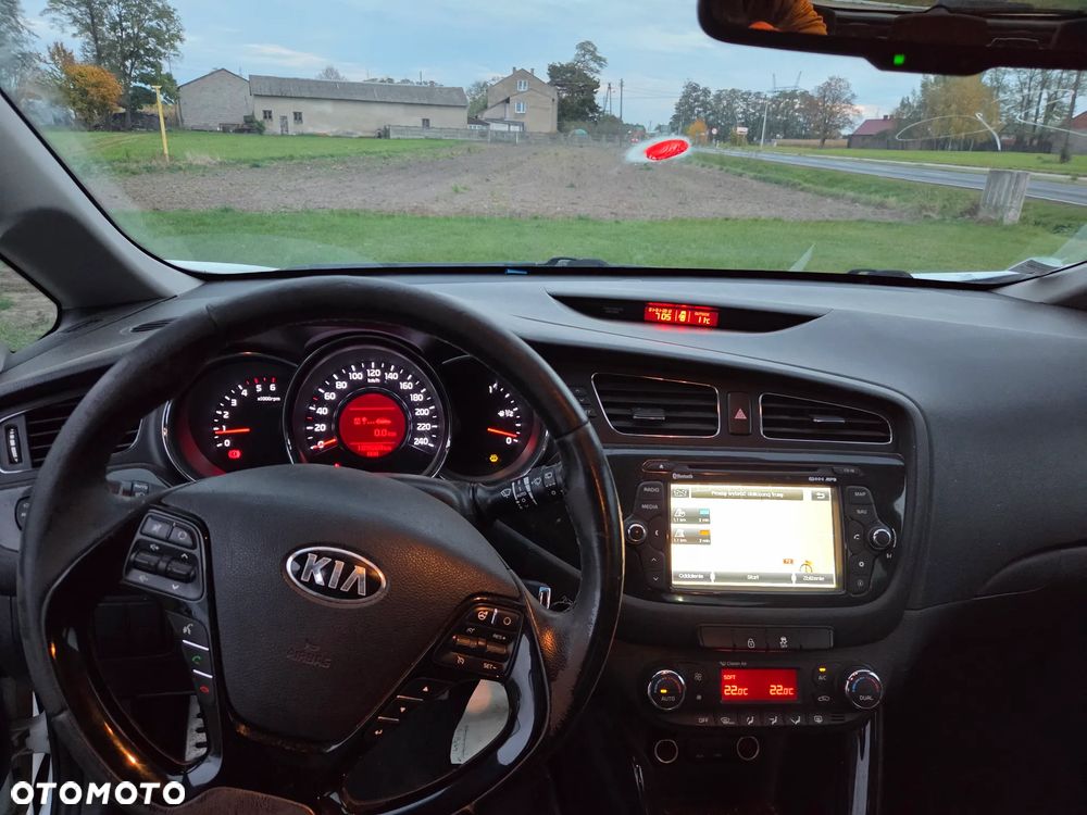 Kia Ceed 1.6 CRDi 128 Dream Team Edition - 29
