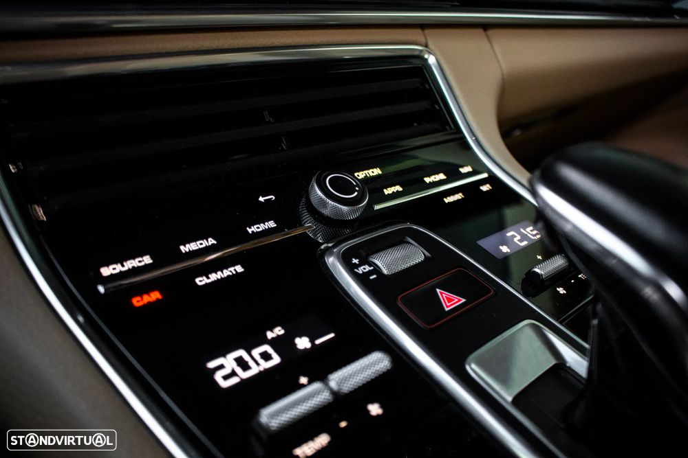 Porsche Panamera 4 E-Hybrid Platinum Edition - 24