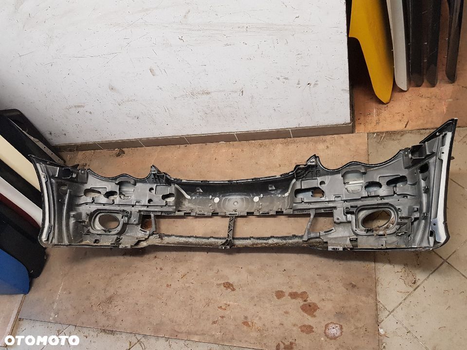 Mercedes C klasa 203 lifting 04- zderzak przedni - 2