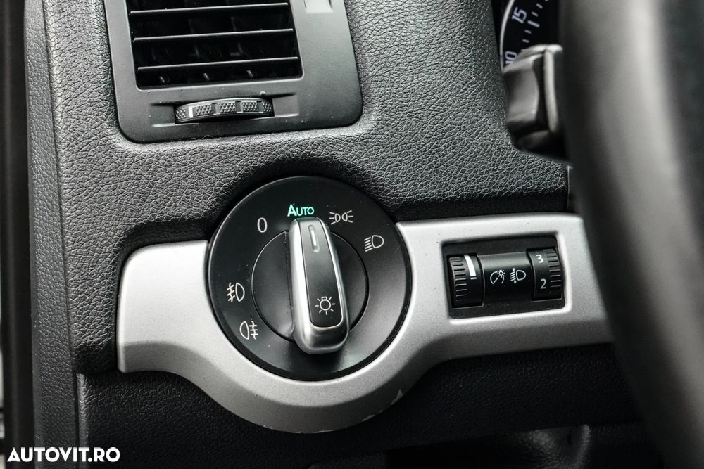 Skoda Octavia 1.6 TDI Ambiente DSG - 20