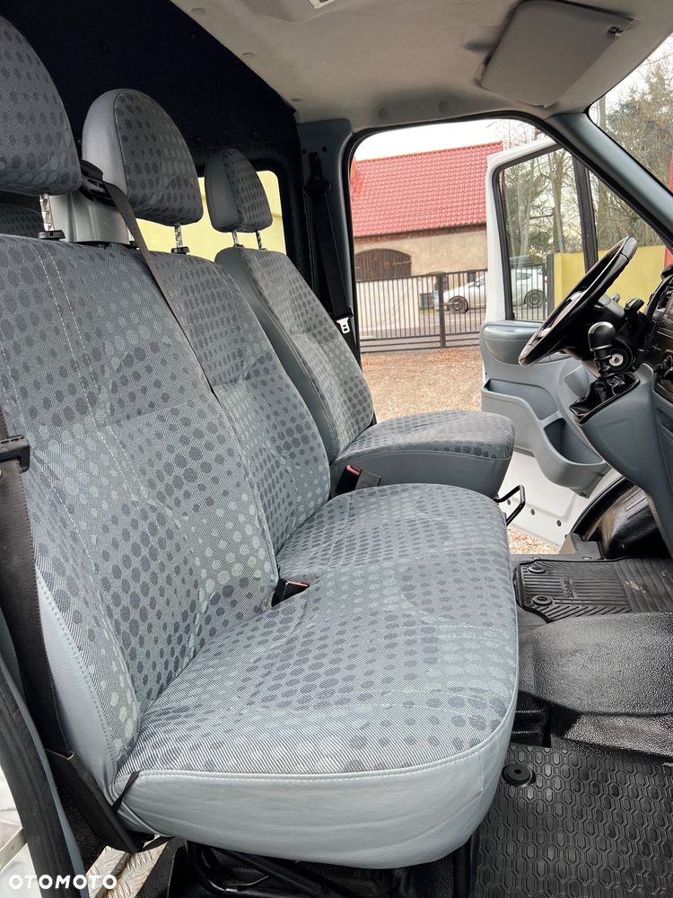 Ford Ford Transit Furgon Brygadowy 6 os. 4x4 L3H3 2.2 TDCI 125KM HAK 4x4 - 23