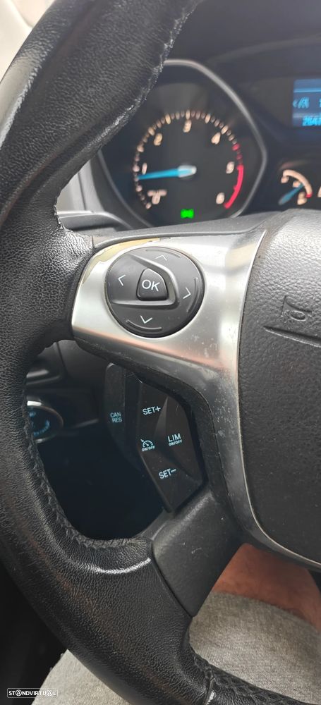 Ford Focus 1.6 TDCi DPF SYNC Edition - 13