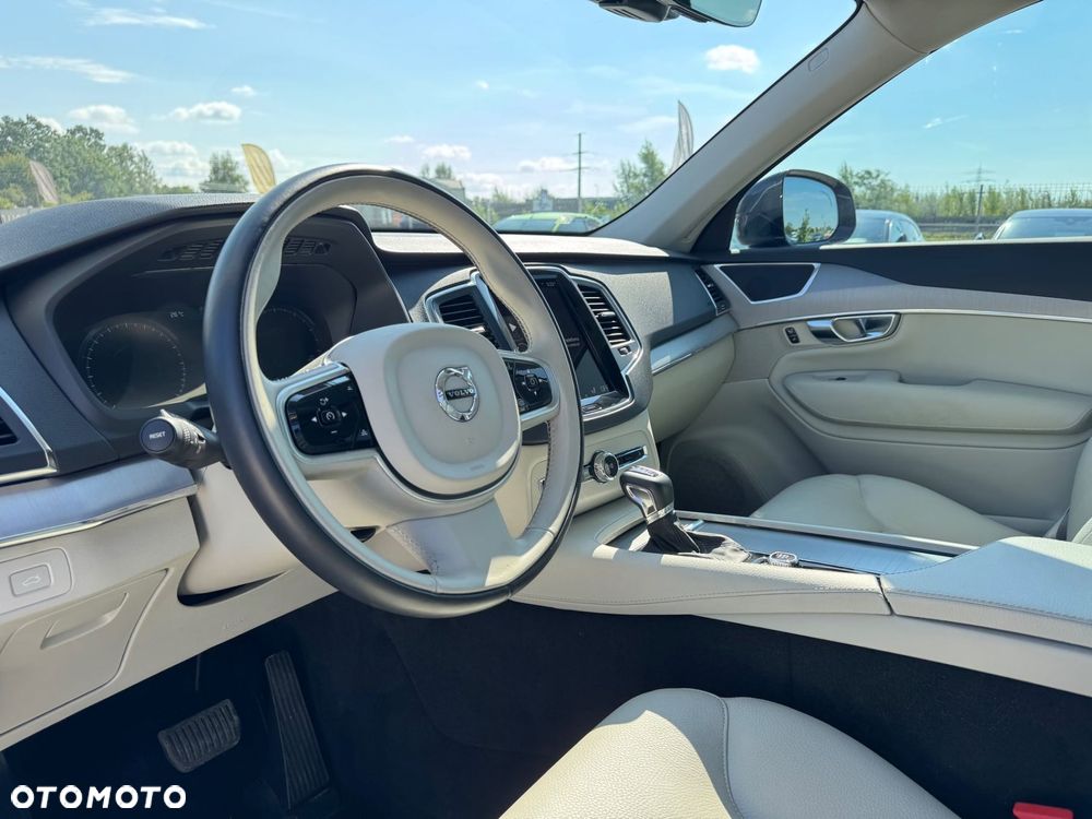 Volvo XC 90 - 10