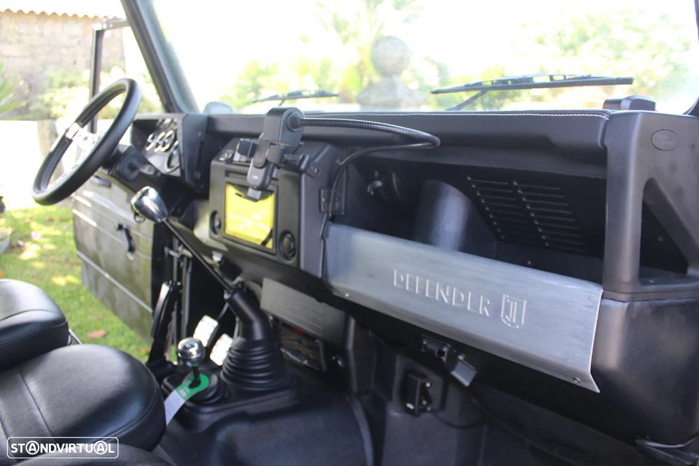 Land Rover Defender 90 2.5 TD5 Metal Top - 32