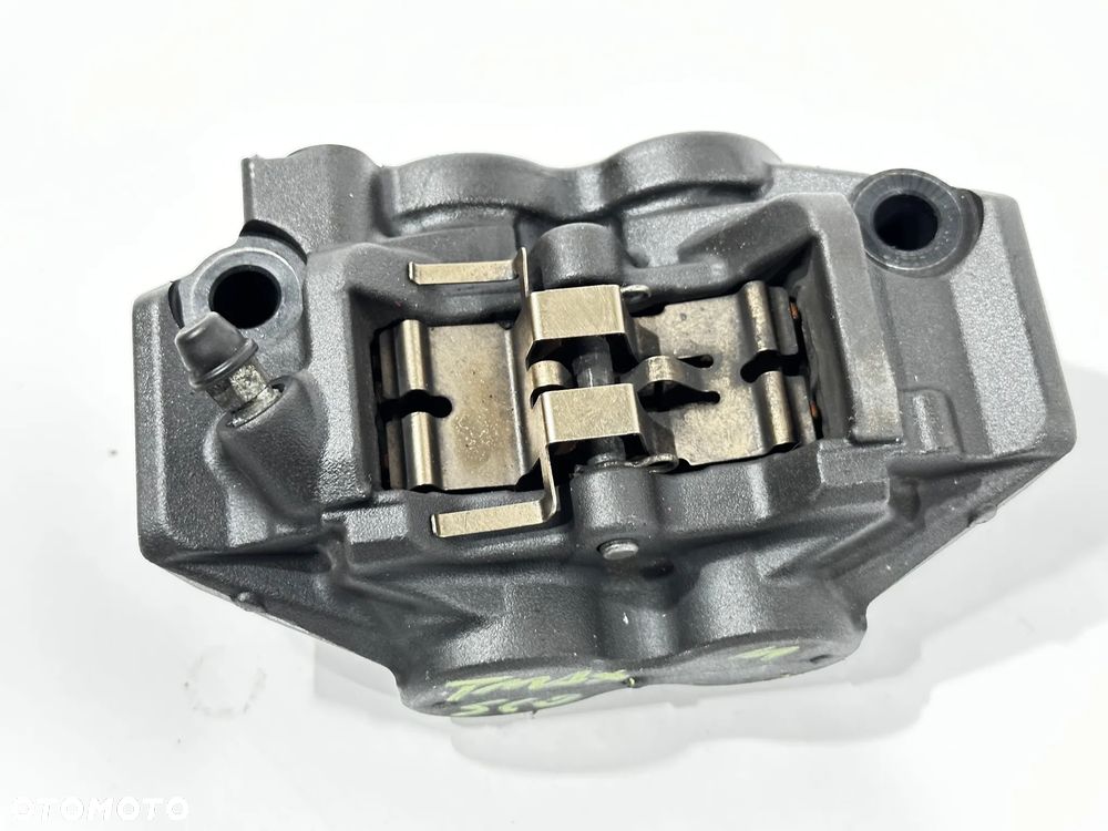 Zacisk hamulca przód Yamaha T-Max 560 530 20-23r - 3