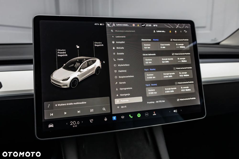 Tesla Model Y - 22